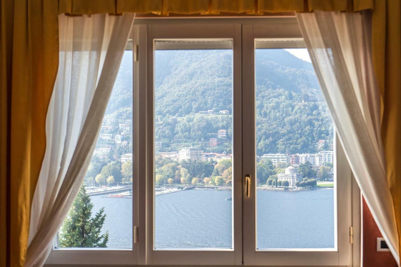 Lo Specchio Sul Lago - The House Of Travelers Como Exterior foto